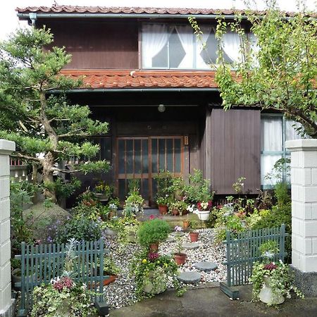 Guesthouse Higashi Fujitatei Shin'onsen Bagian luar foto