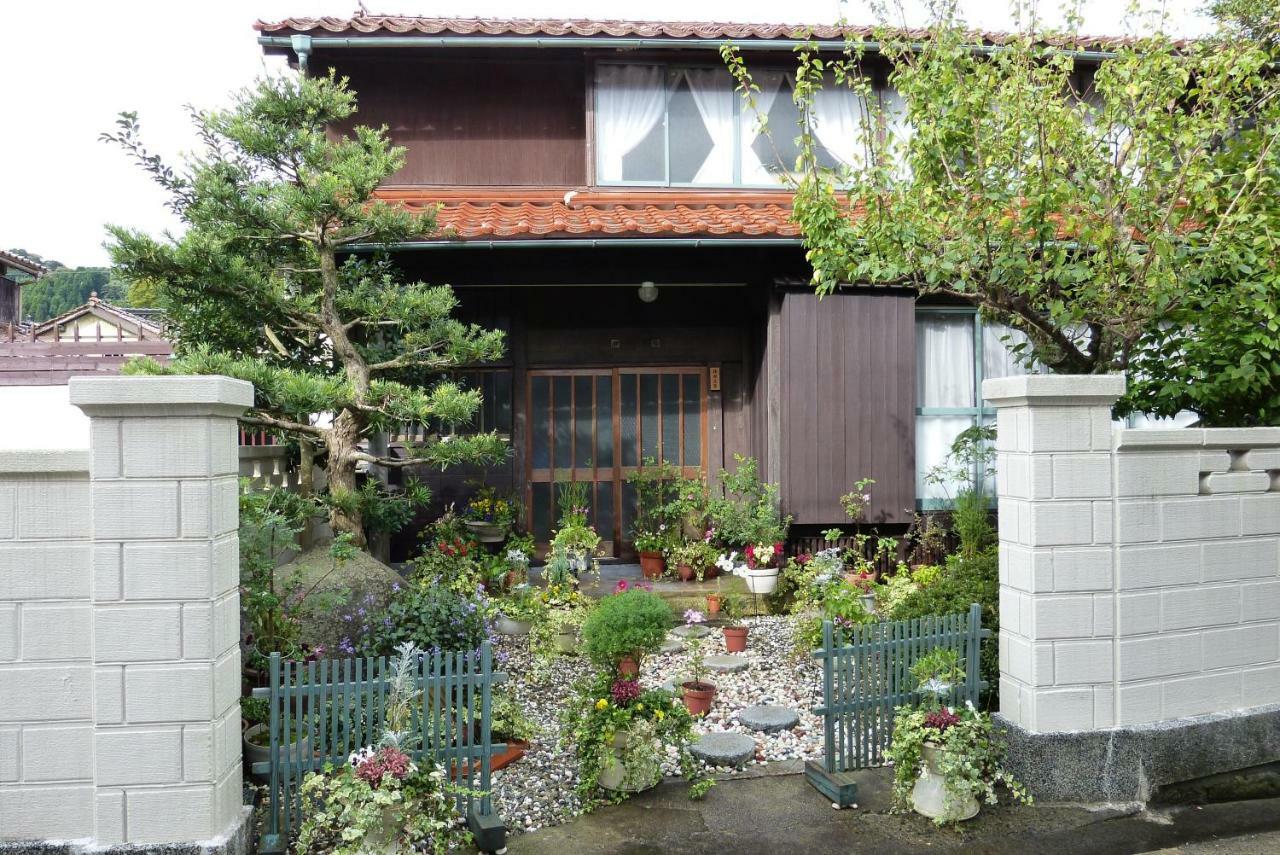 Guesthouse Higashi Fujitatei Shin'onsen Bagian luar foto
